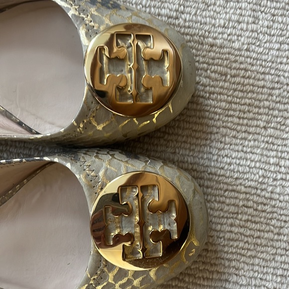 COPY - Size 8.5 Tory Burch flats, gold snakeskin with gold medallion - Picture 4 of 4